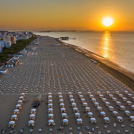 Appartamenti Lucerna Lignano Sabbiadoro Exterior foto